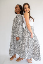 Load image into Gallery viewer, Arya wrap skirt - ditsy (black &amp; blue colour)
