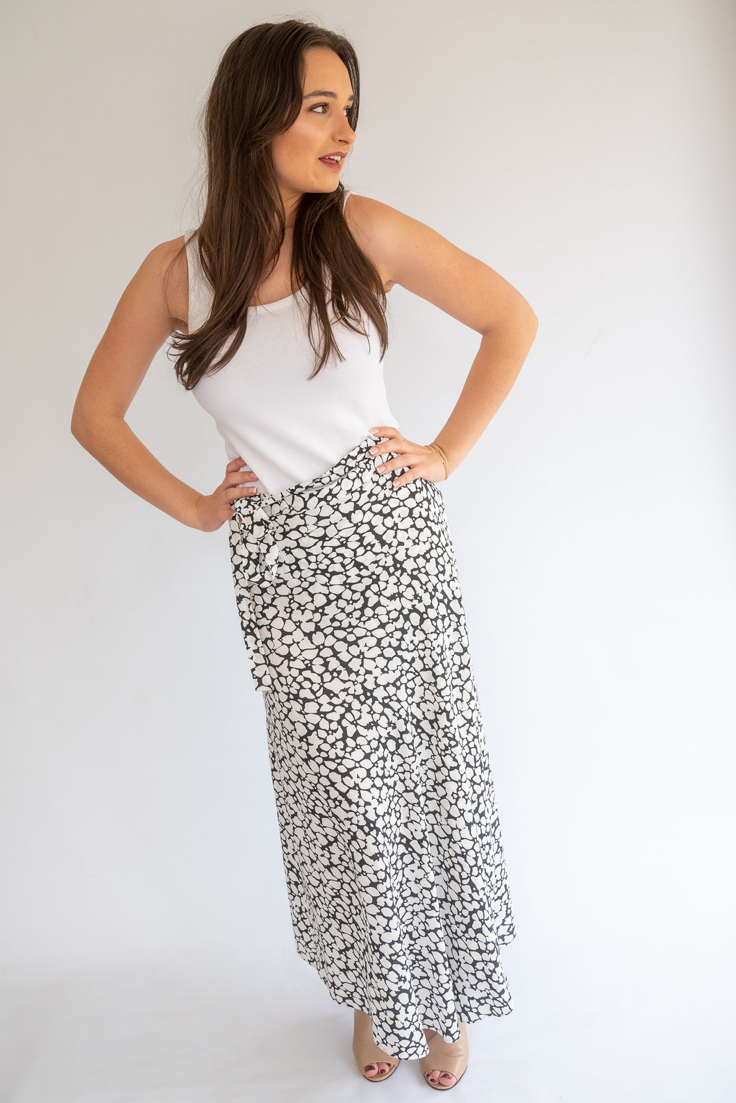 Arya wrap skirt - ditsy (black & blue colour)